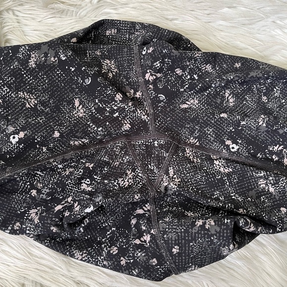 {Lululemon} Wunder Under Crop High-Rise Roll Down Scallop Full-On Luxtreme 23" - Picture 9 of 9